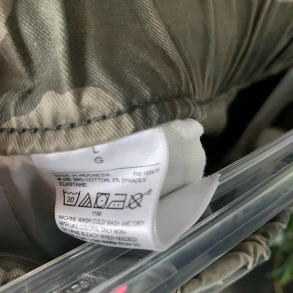 💜3/25 Old Navy Cargo Pants Jogger Style Green Size L - Picture 3 of 4